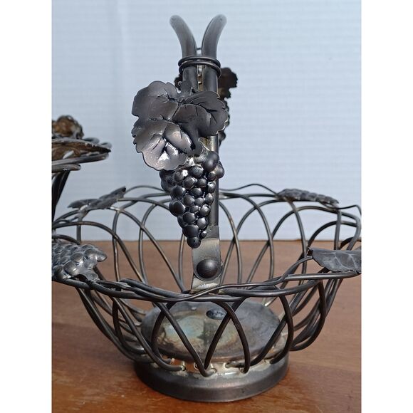 Pair Metal Grapes and Leaves Godinger Silver Plate Bridal Baskets Fruit Baskets - Picture 15 of 16